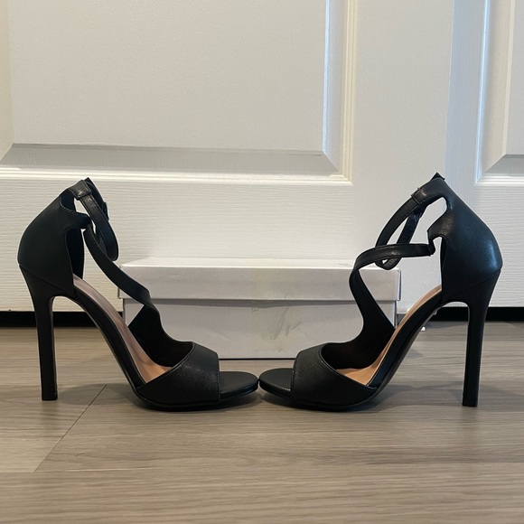 Brand new strappy heels - Picture 5 of 7